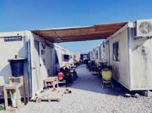 Wohncontainer in Flüchtlingscamp