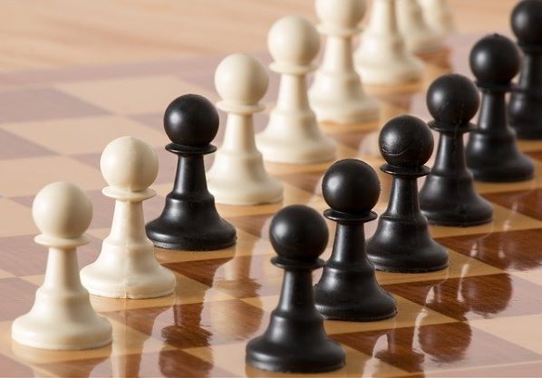 Schach-Schwarz-Weiss-©-Steve-Buissine-pixabay-2017
